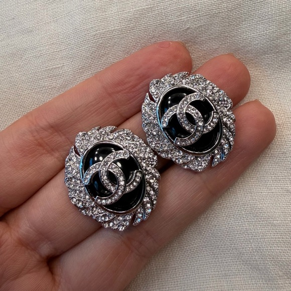🖤Statement Chanel Black Resin CC Crystal Earrings✨ - Picture 9 of 13